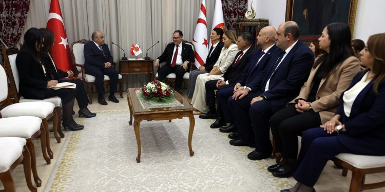 Ziya Öztürkler, Türkiye Cumhuriyeti’nin Lefkoşa Büyükelçisi Ali Murat Başçeri’yi kabul etti