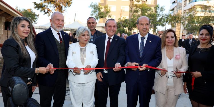 Cumhurbaşkanı Tatar, “Kıbrıs Mücadele Tarihinde Kadınlarımız Fotoğraf Sergisi”nin açılışını gerçekleştirdi