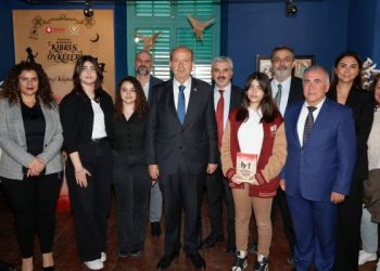 Cumhurbaşkanı Tatar, Kıbrıs Öyküleri kitabının tanıtımı ve sergisinin açılışına katıldı