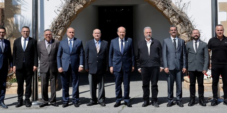 Cumhurbaşkanı Tatar, Milli Mücadele Vakfı heyetini kabul etti:KKTC’nin artık bir gerçek olduğunu, bir çözüm olacaksa 60 yıldır ayakta duran Kıbrıs Türklerinin devleti ile bu çözümün olabileceğini tüm dünyaya en etkili şekilde duyurmaya ve anlatmaya devam ediyoruz