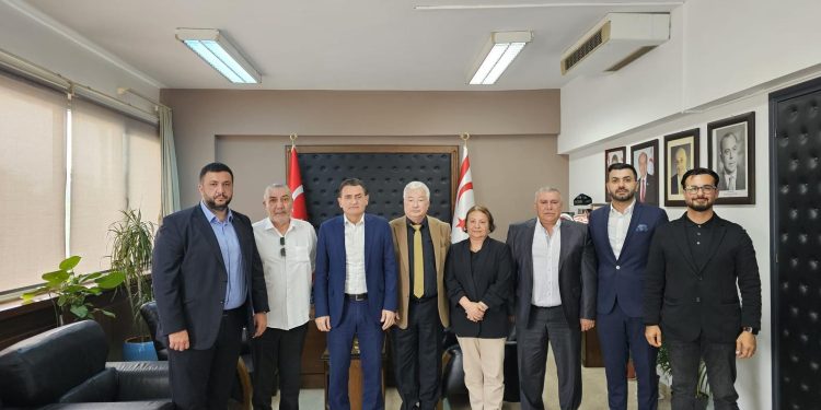 İçişleri Bakanı Oğuz, Emlakçılar Birliği heyetini kabul etti