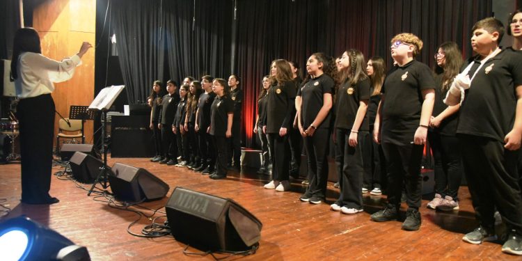 Lefkoşa Belediye Orkestrası Çocuk ve Gençlik Korosu konser verdi