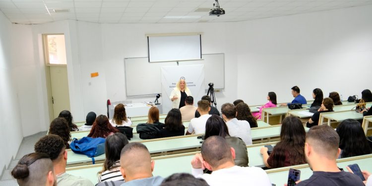 Tuğlu DAÜ’deki seminerde vurguladı: “Mehmetçik Büyükkonuk Belediyesi’nde kadınların gücü hissediliyor”