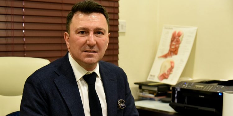 Akbilen: Güneş ışınları benlerin kansere dönüşüm riskini artırıyor
