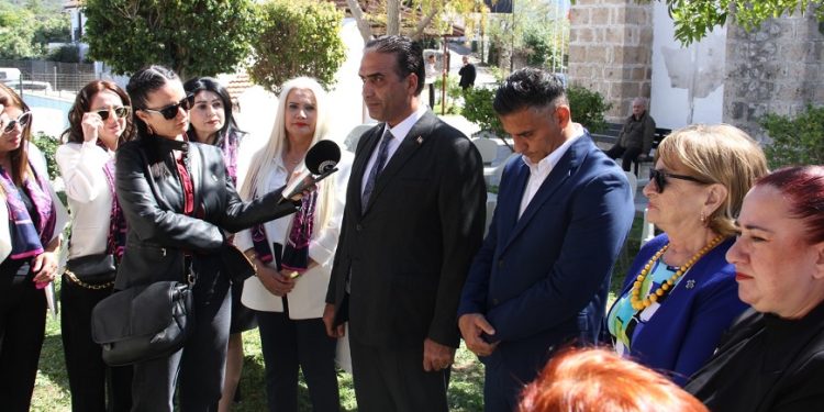 Bakan Gardiyanoğlu, Lapta Huzurevi’ni ziyaret etti