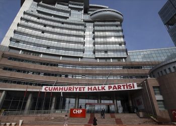CHP’nin olağanüstü kurultay kararının iptali için mahkemeye başvuru yapıldı