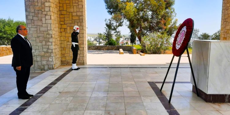 TC Lefkoşa Büyükelçisi Başçeri, toplum lideri Dr. Fazıl Küçük’ün anıtına çelenk sundu