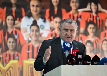 Bakan Bak: Ülkemiz, Avrupa'nın en modern stadyumlarına sahip