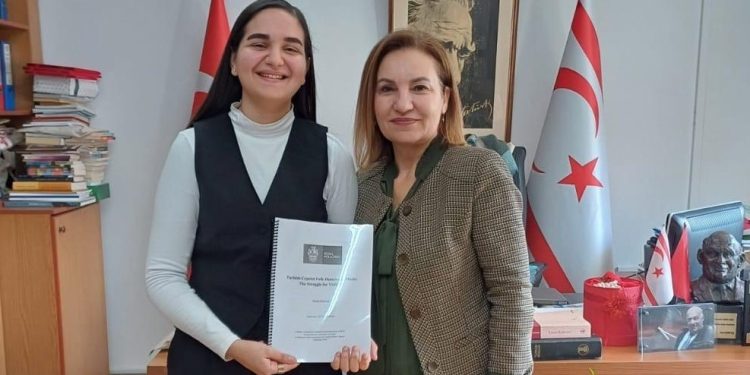 Kültür Dairesi, Pektunç’un Kıbrıs Türk halk danslarının ilk kez İngiliz literatürüne girmesini sağlayan tezini kitaplaştırıyor