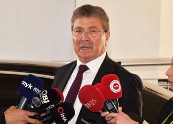 Başbakan Üstel: Toplumu germeme ve bölmeme adına istişareden yanayız