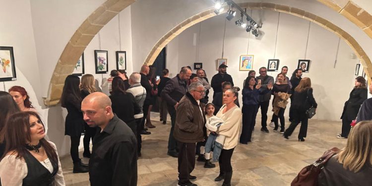 “Here I am- Buradayım” adlı resim sergisi Lefkoşa Saçaklı Ev’de açıldı