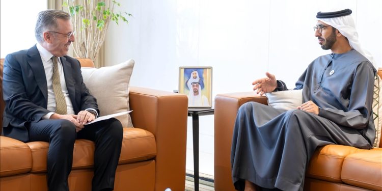 Türkiye’nin Abu Dabi Büyükelçisi Göktaş, BAE’li Bakan Al Nahyan ile iki ülke ilişkilerini görüştü