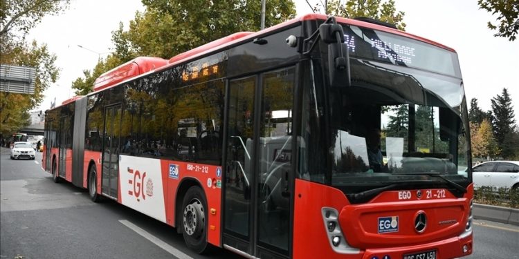 Ankara’da bazı otobüs ve metro durakları kapatıldı