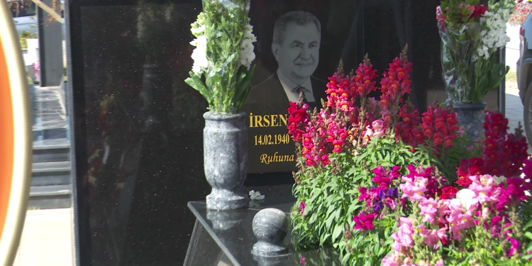 İrsen Küçük anıldı