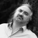 Dr. Gürkut Volkan Konak’ın sahnede hayatını kaybetmesinin ardından acil sağlık müdahale altyapısının önemine dikkat çekti.