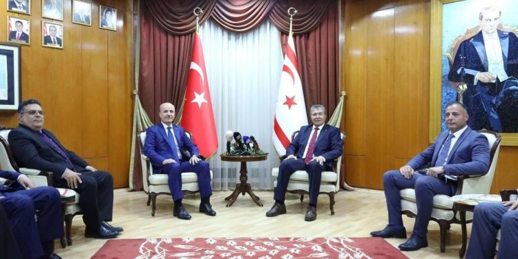 YÖK Başkanı Özvar ve beraberindeki heyet Başbakan Üstel’i ziyaret etti