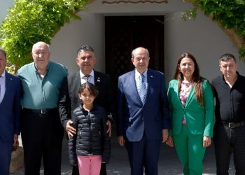 Cumhurbaşkanı Tatar, Türkiye Basketbol Federasyonu Antalya Basketbol İl Temsilcisi ve beraberindeki heyeti kabul etti
