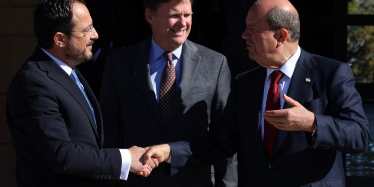 Nikos Hristodulidis: “Görüşmeye, öteki taraftan karşılık olması dileğiyle gidiyorum”