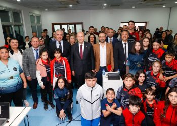 Cumhurbaşkanı Tatar, Türkiye Okçuluk Federasyonu Eğitim Kurulu Başkanı ve heyetini kabul etti