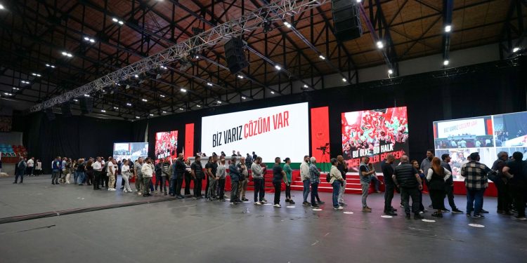 CTP Kurultayında oy verme süresi 21.30’a kadar uzatıldı