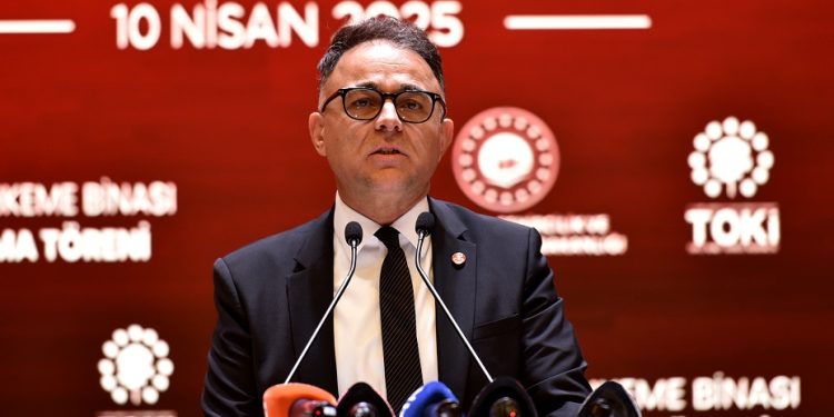Özerdağ temel atma töreninde konuştu: Yüksek Mahkeme’nin yeni binaya taşınmasıyla mevcut bina Lefkoşa Kaza Mahkemesi’nin kullanımına bırakılacak
