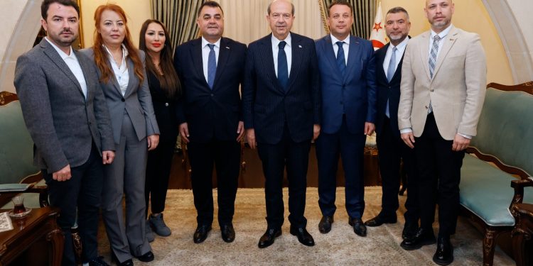 Cumhurbaşkanı Tatar, Türkiye Seyahat Acenteleri Birliği’ni kabul etti