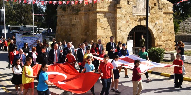 23 Nisan Ulusal Egemenlik ve Çocuk Bayramı kutlamaları çerçevesinde Lefkoşa’da kortej düzenlendi