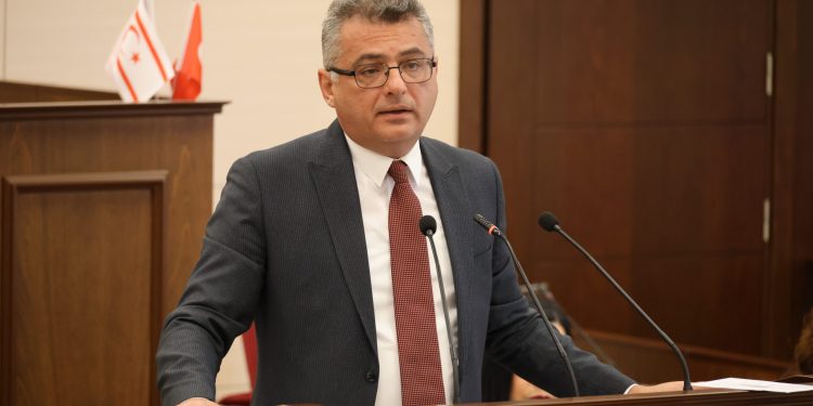 Erhürman: “Kıbrıs Türk halkının iradesini, Kıbrıs Türk halkıyla birlikte temsil edecek ve koruyacağız”