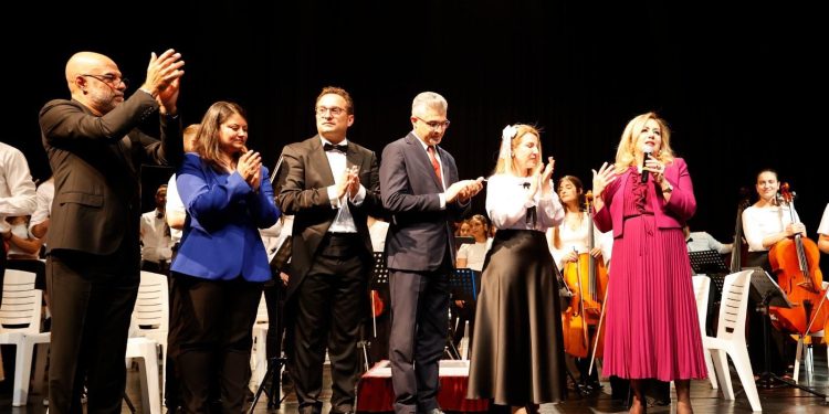 Cumhurbaşkanlığı Fidan Çocuk Korosu ve Orkestrası’ndan 23 Nisan konseri.. Sibel Tatar: “Çok mutlu olup, gururlandım”