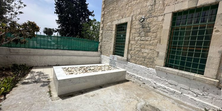 Vakıflar İdaresi Limasol bölgesindeki cami ve mezarlıkları yerinde inceledi
