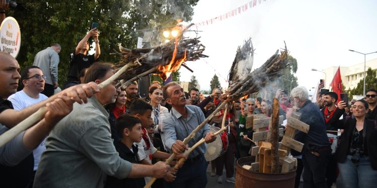 Sendikaların eylemi Meclis önünde devam ediyor