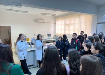 Değirmenlik Lisesi öğrencileri DAÜ Fen ve Edebiyat Fakültesi’ni ziyaret etti