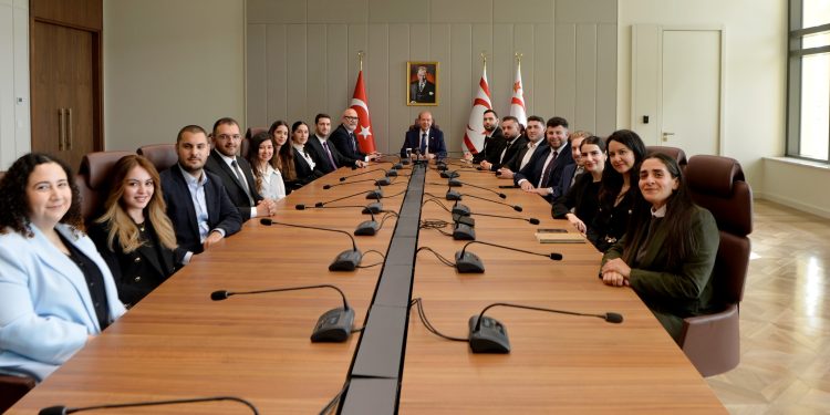 Cumhurbaşkanı Tatar, İki Taraflı Gençlik Teknik Komitesi Başkanı ve üyelerini kabul etti