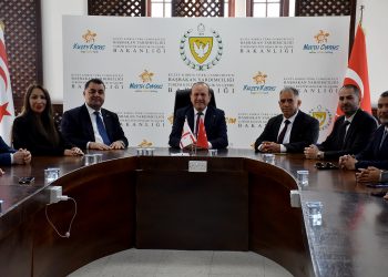 Ataoğlu, AdaKıbrıs’ta Turizm Buluşması organizasyonu kapsamında KKTC’de bulunan TÜRSAB Heyeti ile KITSAB heyetlerini kabul etti:’ Lansman etkinlikleri ile amacımız KKTC’yi Türkiye halkına tanıtmak’