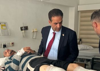 Çalışma Bakanı Gardiyanoğlu, trafik kazasında yaralanan engelli bireyleri ziyaret etti