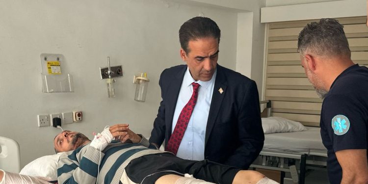 Çalışma Bakanı Gardiyanoğlu, trafik kazasında yaralanan engelli bireyleri ziyaret etti