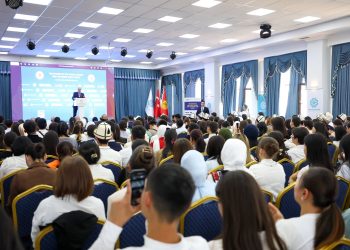 Kırgızistan’da “Türk Dünyasının Geleceği ve Yükselen Yıldızı Gençlik” konferansı düzenlendi