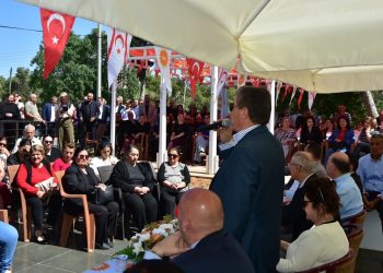 Üstel, Gazimağusa UBP İlçe Binası’nda partililer ile bir araya geldi