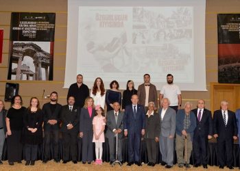 “Özgürlüğün Kıyısında” belgeselinin ilk gösterimi yapıldı. “Belgelerle Kıbrıs 1925-1984” sergisi açıldı