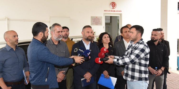 KTOEÖS ile KTÖS’ten Başbakan’a çağrı: “Mesele öğretmenlerin değil toplumun meselesidir”