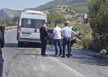 Girne-Değirmenlik anayolunda feci kaza: 2 kiṣi hayatını kaybetti,9 yaralı