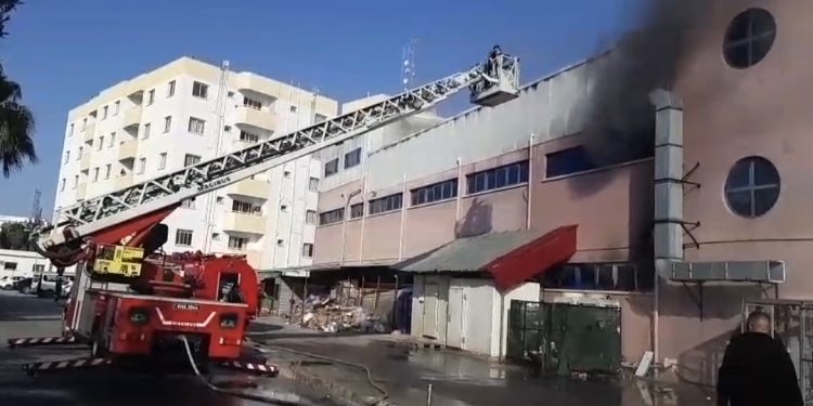 Mağusa Önder Alışveriş Merkezi’nde yangın