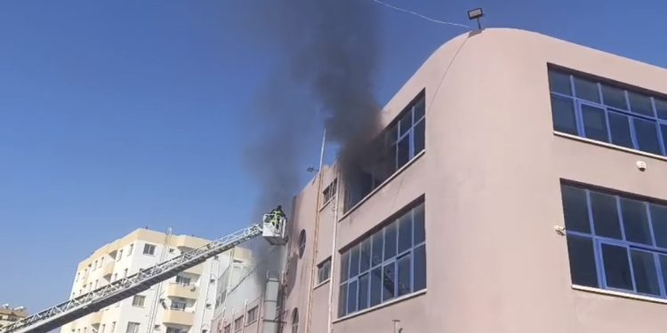 Önder AVM’deki yangının elektrik kablolarının kısa devre yapması sonucu çıktığı bildirildi