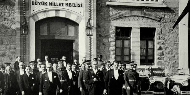 Milli iradenin simgesi TBMM, 105 yaşında