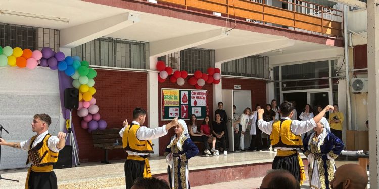 Güzelyurt Kurtluş Lisesi’nde, kan bağış etkinliği ile bilim ve bahar şenliği yapıldı