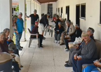 Gardiyanoğlu, Lapta Huzurevi’ni ve 18 Yaş Üstü Engelli Rehabilitasyon Merkezi’ni ziyaret etti
