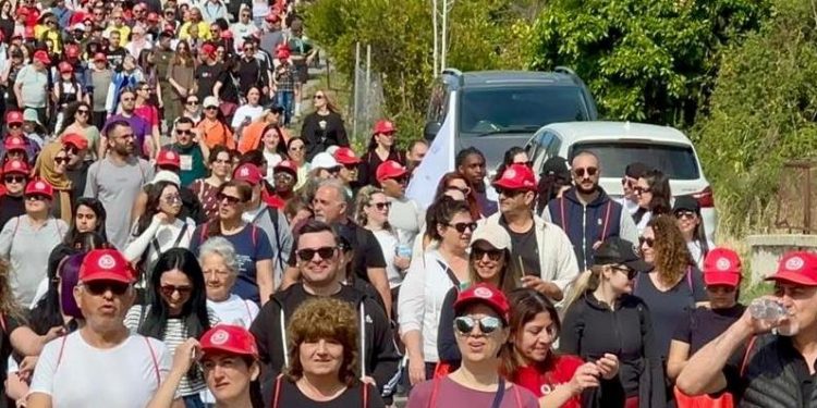 KAV’ın 22. Orkide Yürüyüşü “Kansere karşı ben de yürüyorum” sloganıyla Lefke’de yapıldı