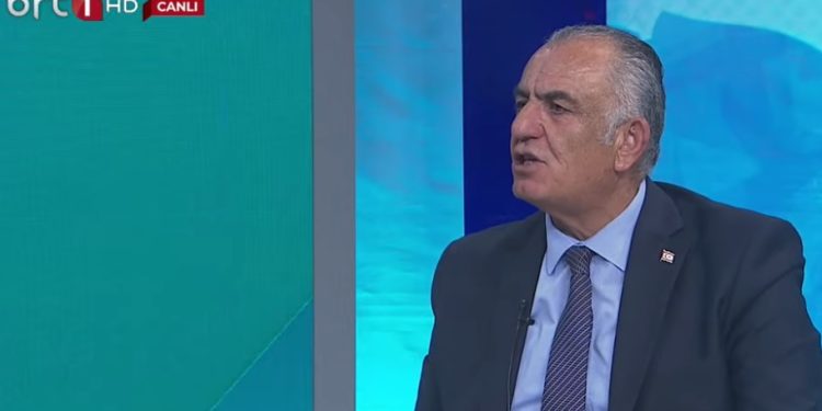 Çavuşoğlu: Peçe, burka ve nikap gibi örtüler genelge ile yasaklandı