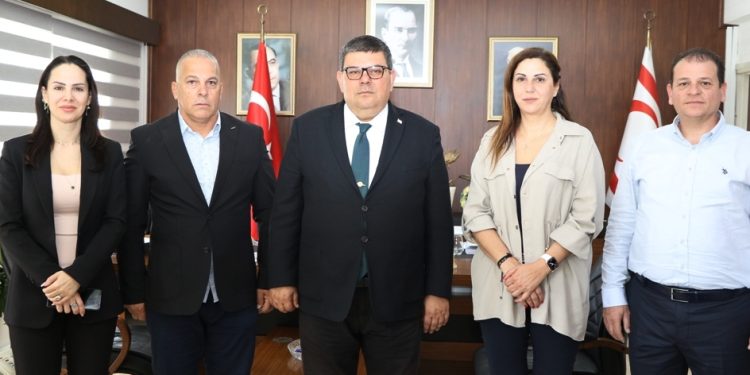 Maliye Bakanı Berova, Bay-Sen heyetini kabul etti