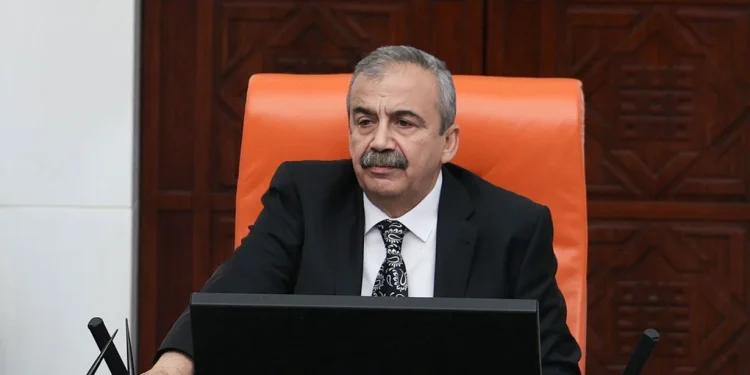 Cumhurbaşkanı Ersin Tatar’dan TBMM Başkanvekili Sırrı Süreyya Önder’e geçmiş olsun mesajı
